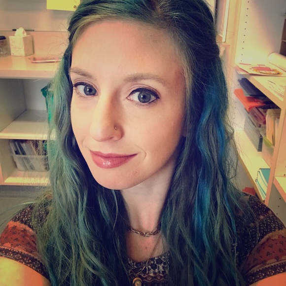 Meet your Posher, Audrey - Picture 2 of 8